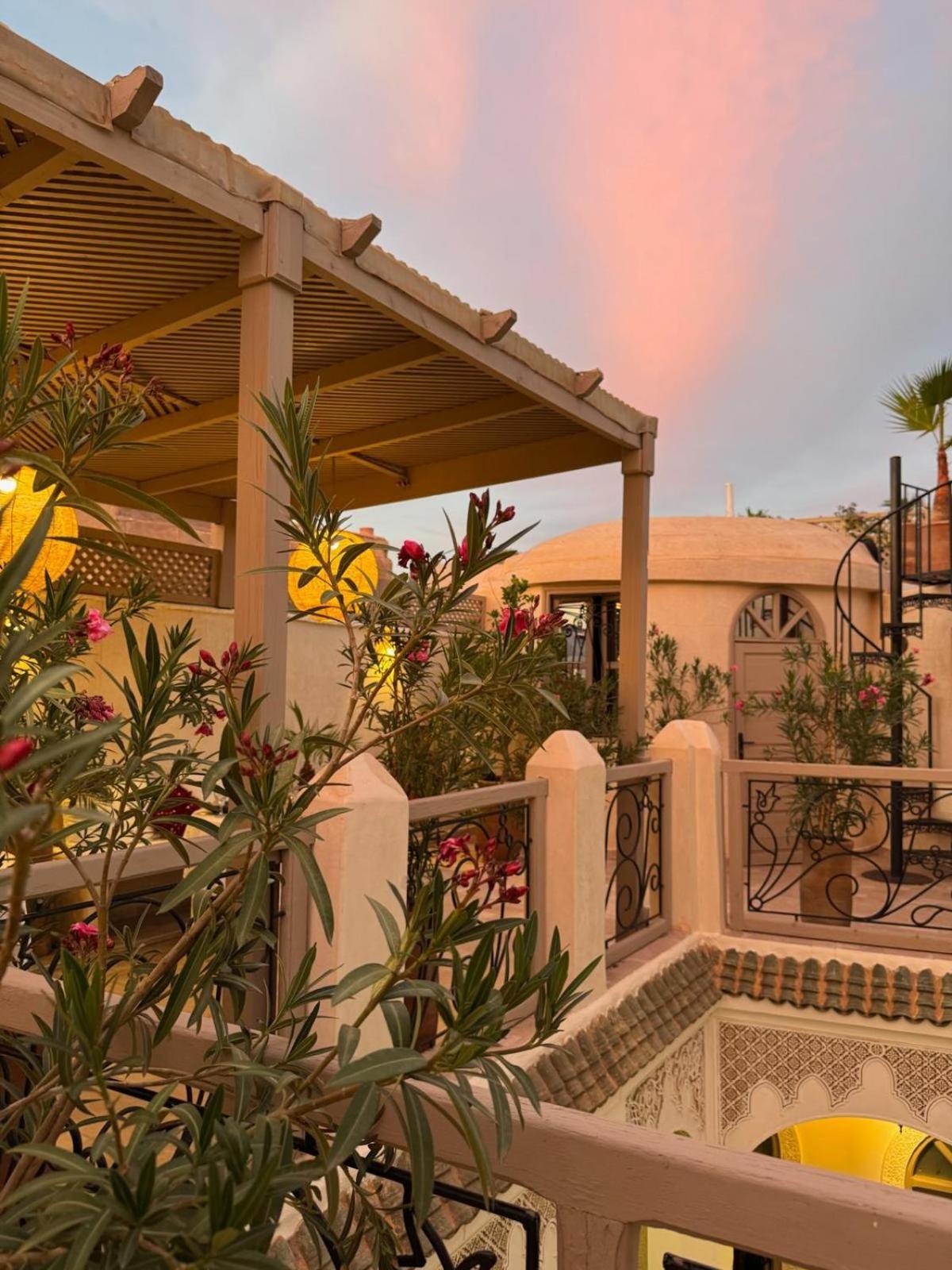 Riad Dollar Des Sables & Spa Hotel Marrakesh Exterior photo